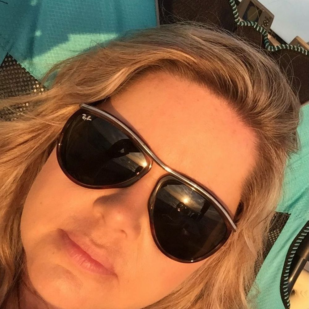 Meet your Posher, Desiree